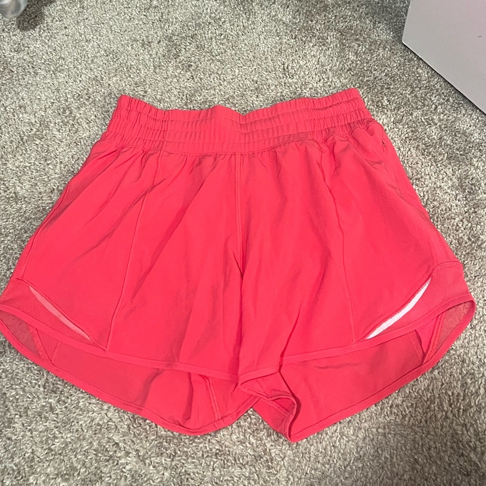 Lululemon Hotty Hot High-Rise Lined Short 4"
Color-Lip Gloss